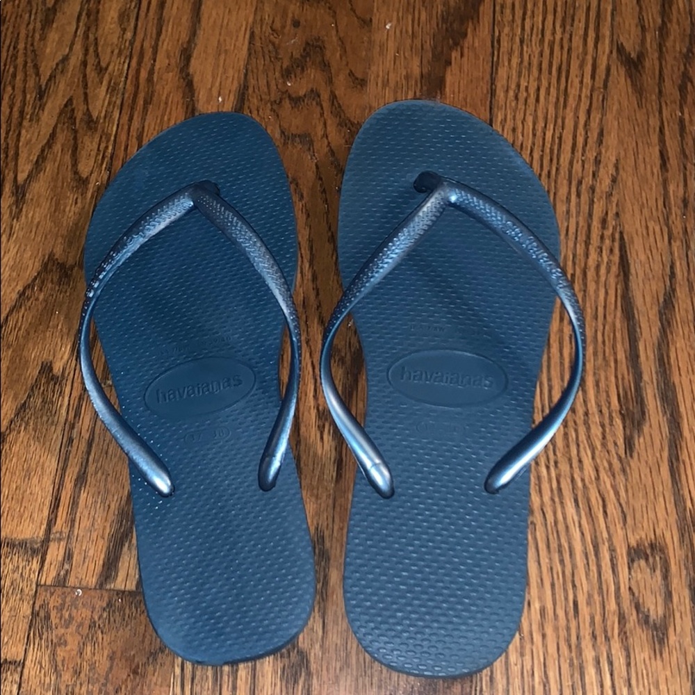 light blue havaianas flip flops